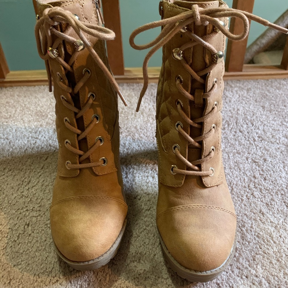 High heel boots